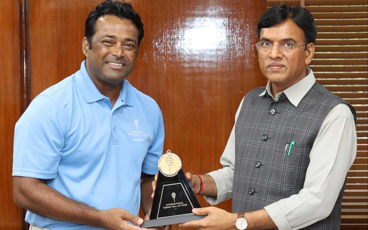 खेल मंत्री मनसुख मंडाविया ने अंतर्राष्ट्रीय टेनिस हॉल ऑफ फेमर लिएंडर पेस से मुलाकात की